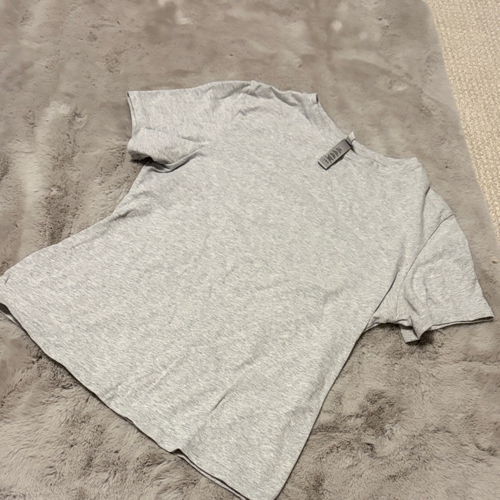 SKIMS gray T-Shirt